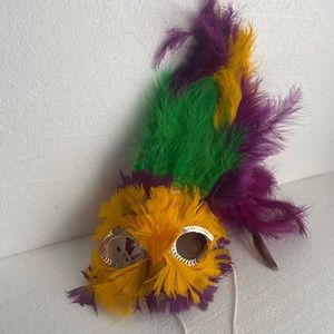 Feather mask sequins purple yellow Halloween costume Mardi Gras theater cosplay